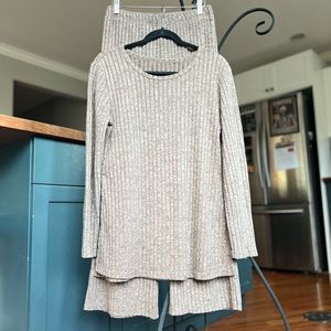 Matching Ribbed Lounge Set